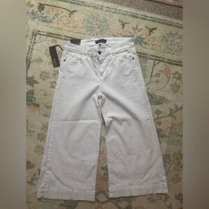 Women’s White Jean Capris